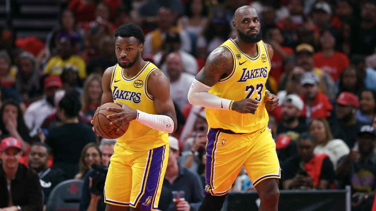 完美体育官网在线登录ESPN记者：湖人队内部人士暗示詹姆斯父子可能一起转投新球队